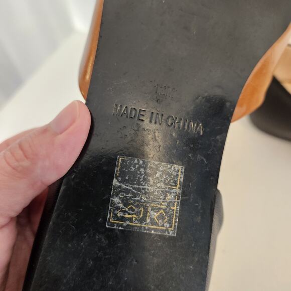 Monroe & Main Brown and Black Flats - Picture 3 of 12